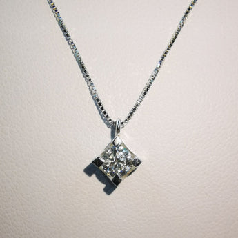 collana punto luce diamante