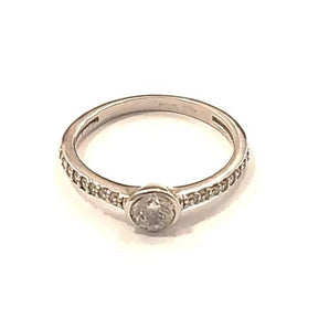 Anello solitario con zircone oro bianco