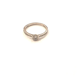 Anello solitario con zircone oro bianco